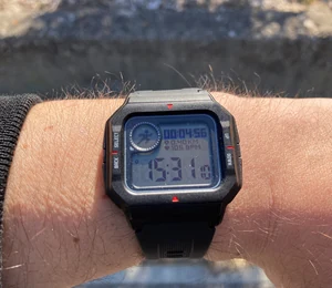Test Amazfit Neo : la montre connectée (un peu trop) rétro
